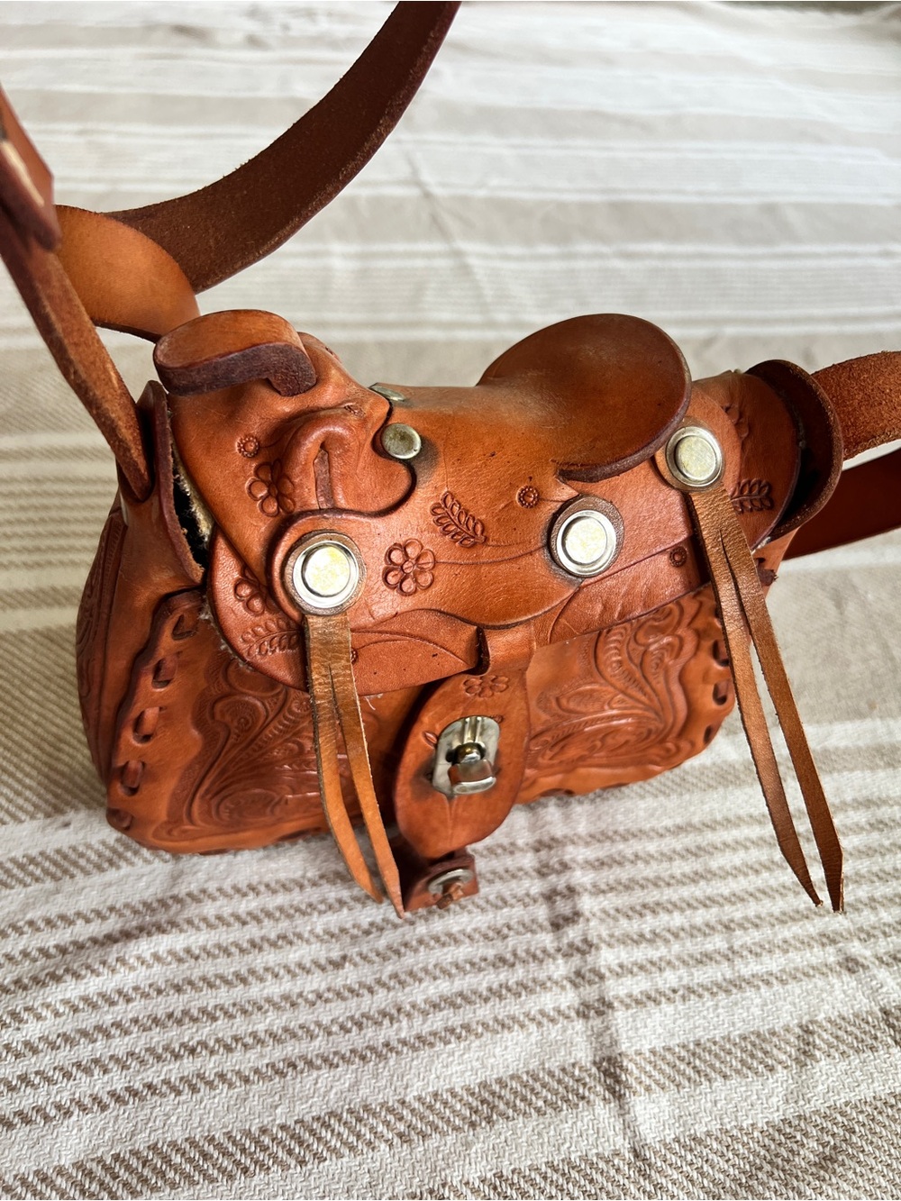 Saddle shaped purse - Hand-Tooled Leather Crossbody Bag in Saddle Brown vintage